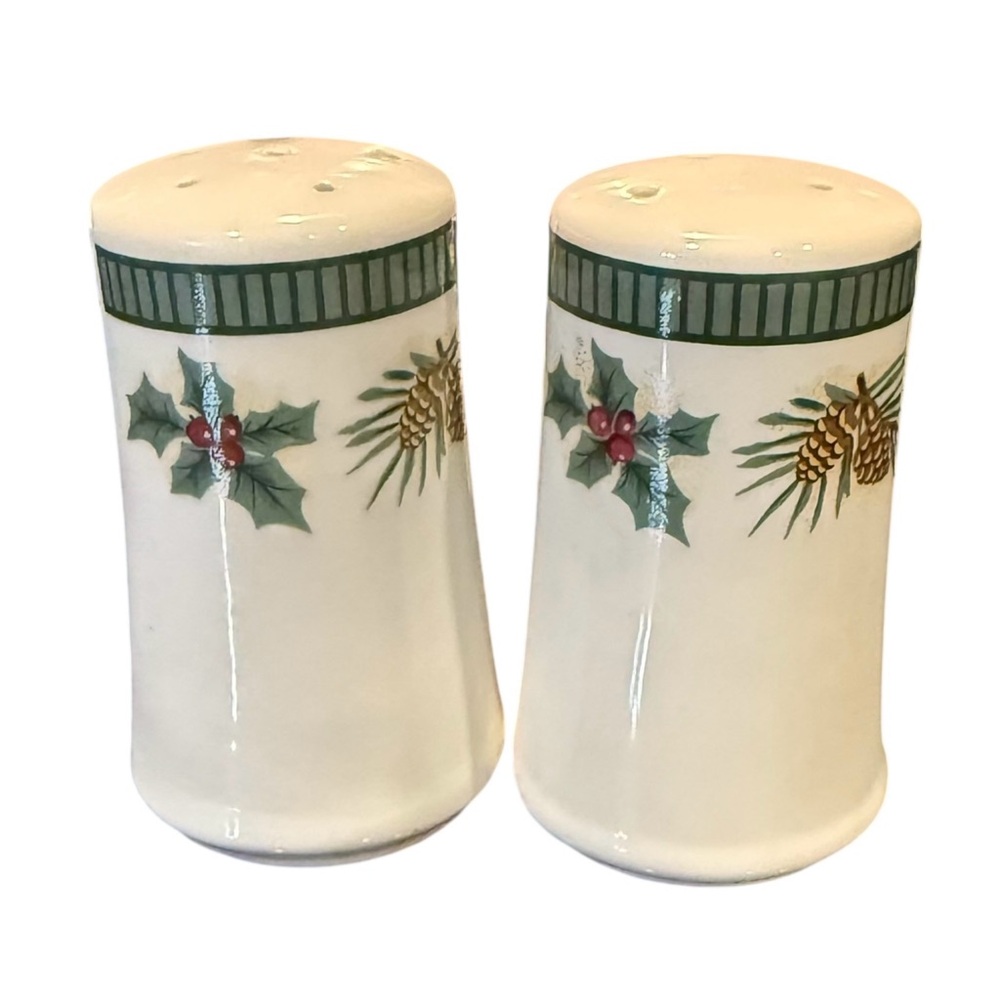 WINTERGREEN SALT & PEPPER SHAKERS BY FAIRFIELD VINTAGE HOLIDAY